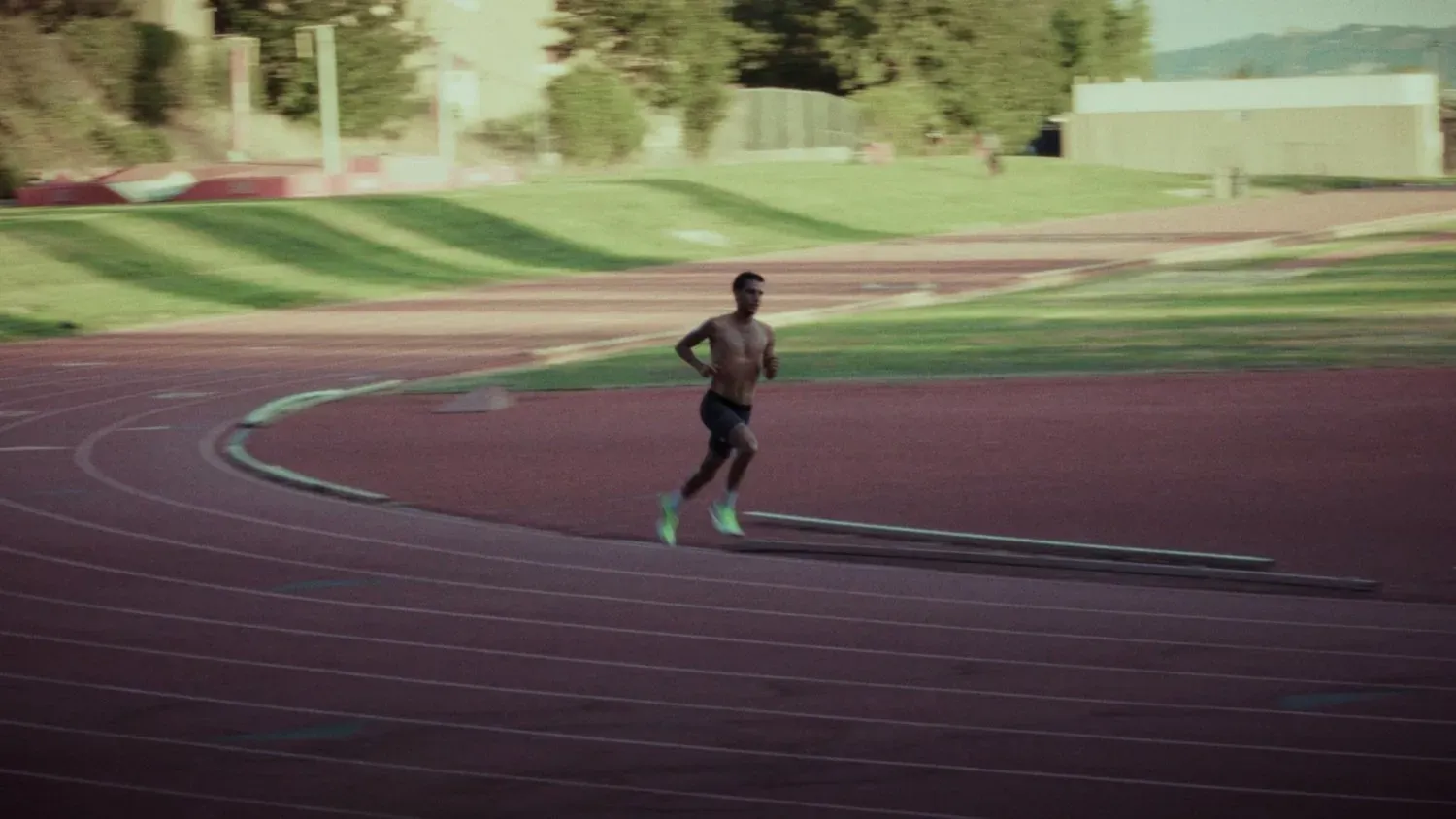 Víctor Ortiz rompe récord Nacional Puerto Rico: 8:22.31 en 3000 m con obstáculos | Sunset Tour 2025